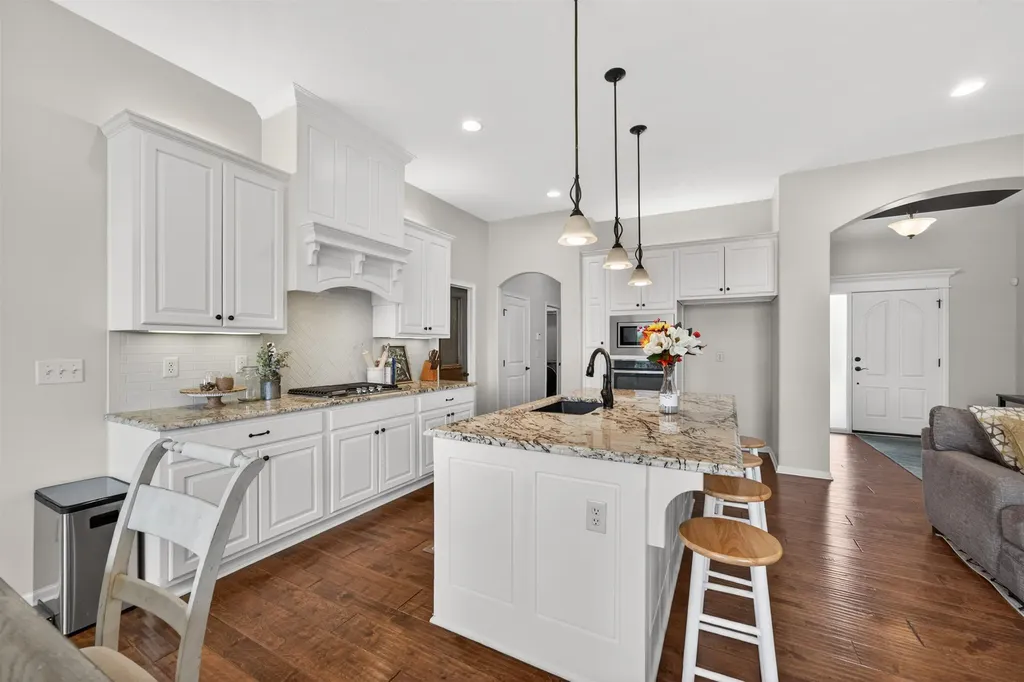 1009 E Rosemont Andover KS 67002