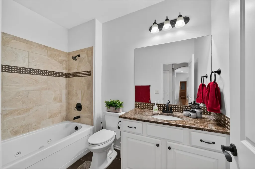 1009 E Rosemont Andover KS 67002
