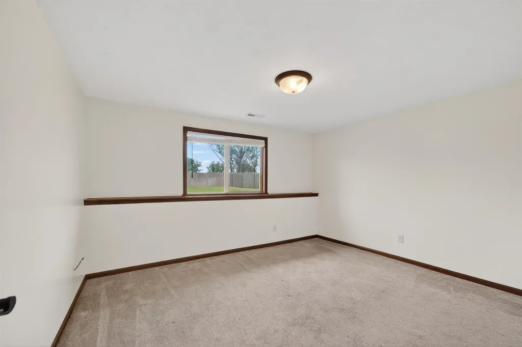 1009 E Rosemont Andover KS 67002