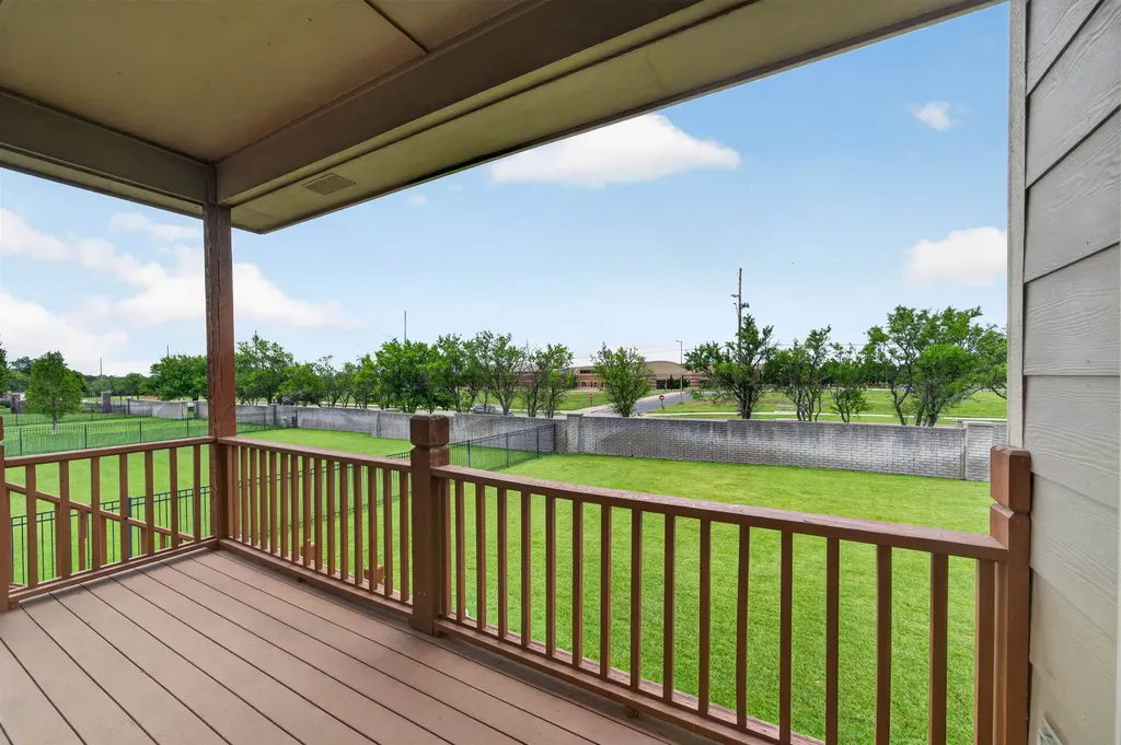 1009 E Rosemont Andover KS 67002
