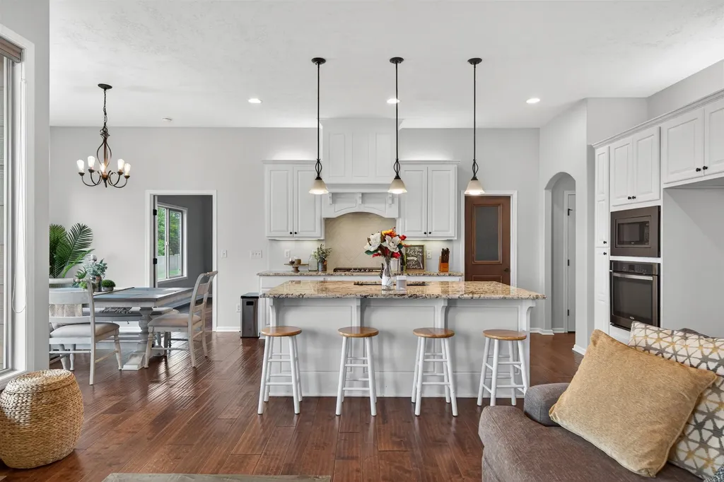 1009 E Rosemont Andover KS 67002