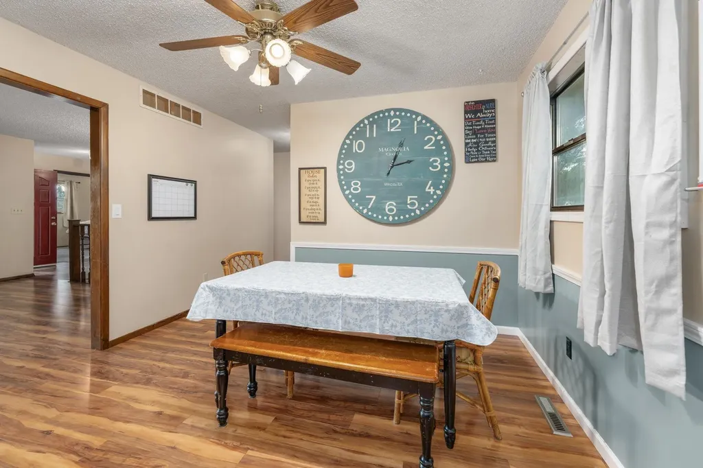 1109 N Burrows Belle Plaine KS 67013