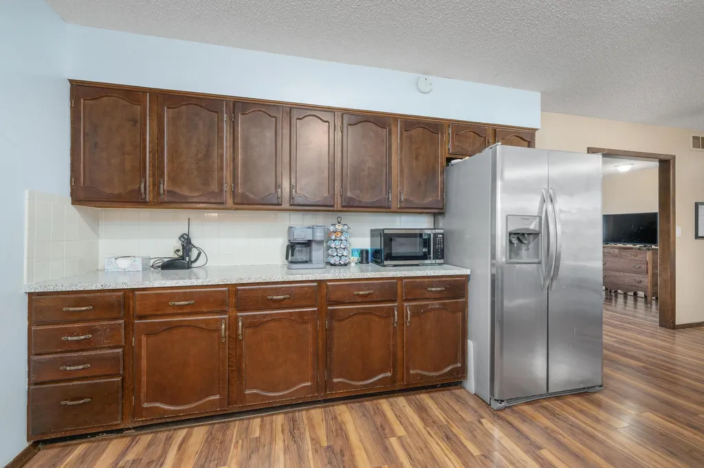 1109 N Burrows Belle Plaine KS 67013