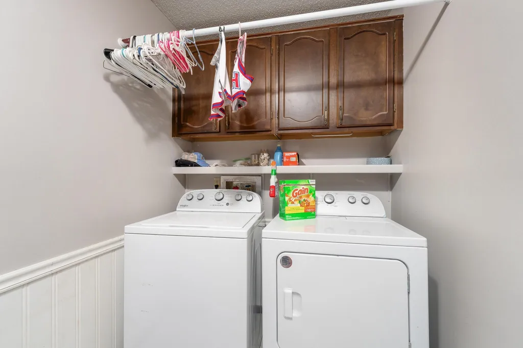 1109 N Burrows Belle Plaine KS 67013