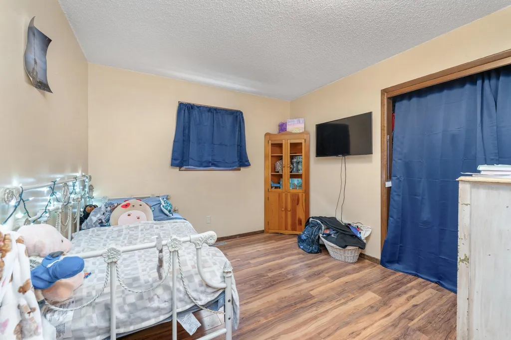 1109 N Burrows Belle Plaine KS 67013