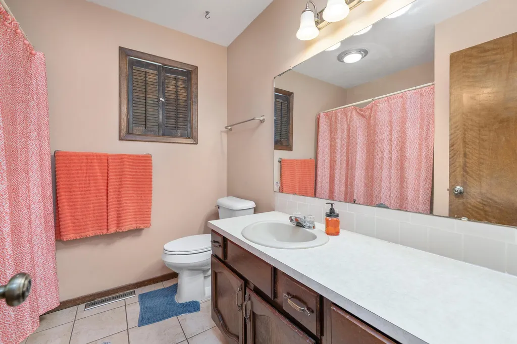 1109 N Burrows Belle Plaine KS 67013