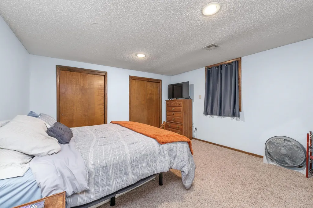 1109 N Burrows Belle Plaine KS 67013