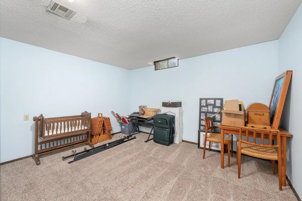 1109 N Burrows Belle Plaine KS 67013