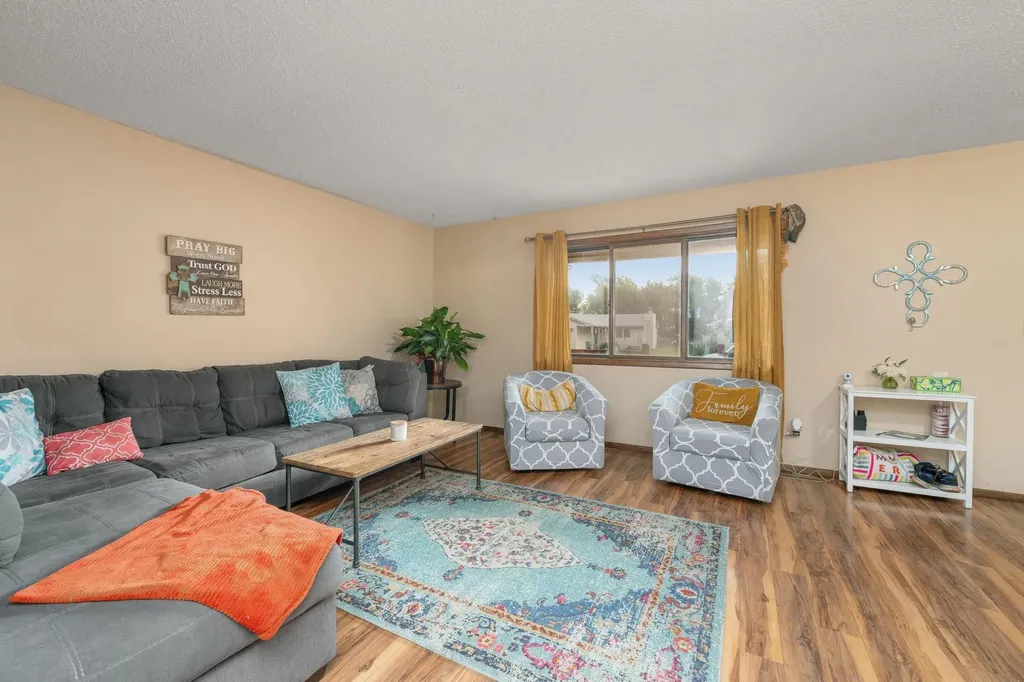 1109 N Burrows Belle Plaine KS 67013