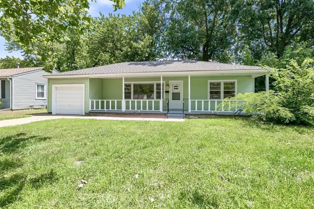 1720 S Roanoke Drive Wichita KS 67218