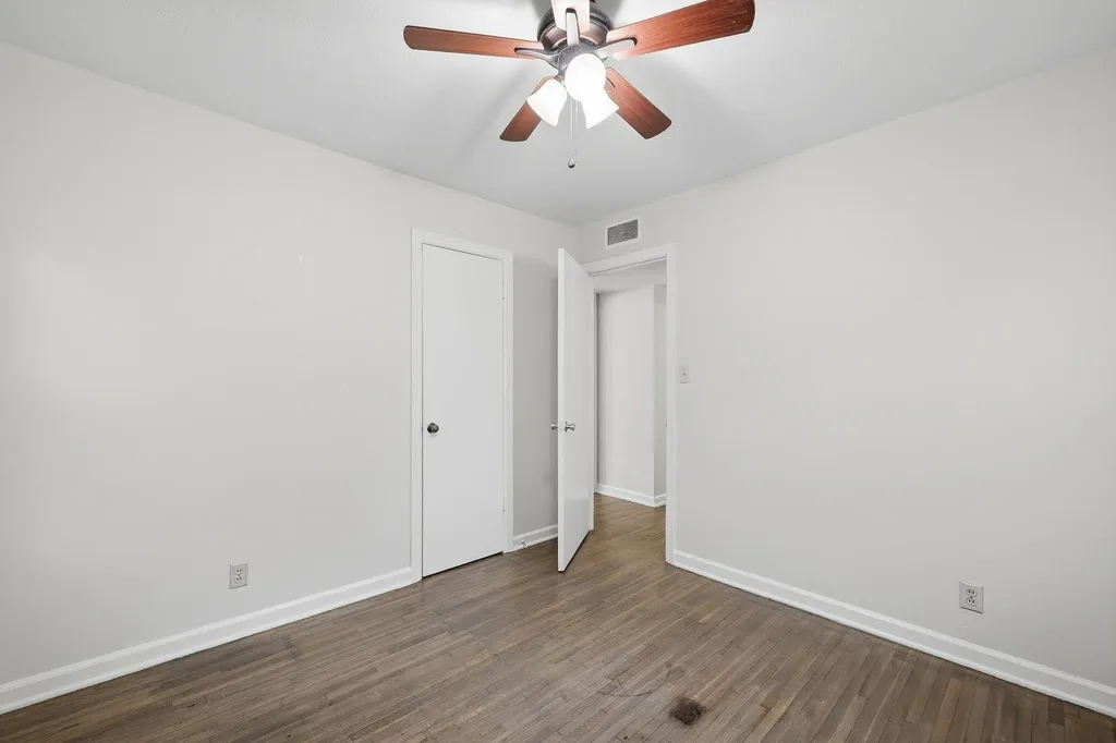 1720 S Roanoke Drive Wichita KS 67218