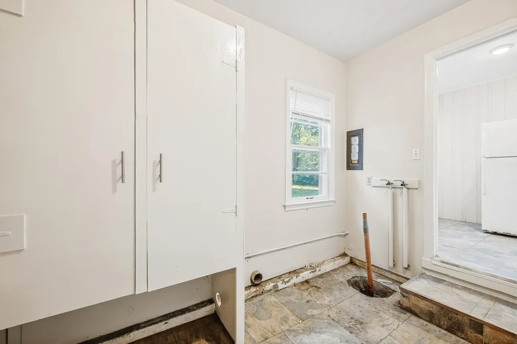 1720 S Roanoke Drive Wichita KS 67218