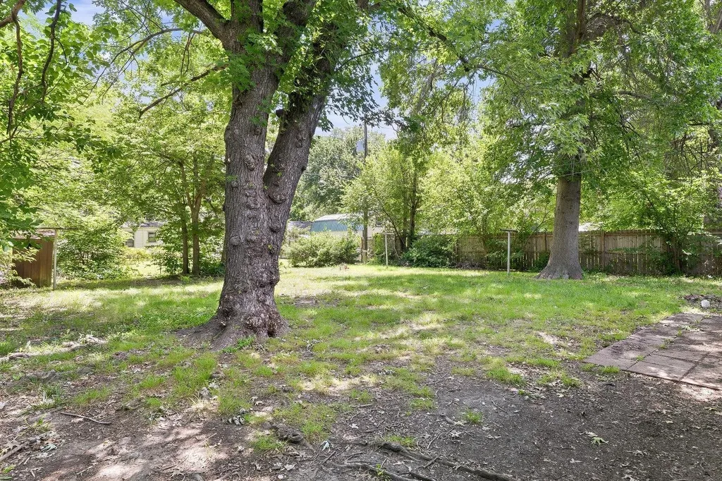 1720 S Roanoke Drive Wichita KS 67218