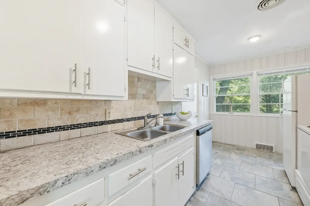 1720 S Roanoke Drive Wichita KS 67218