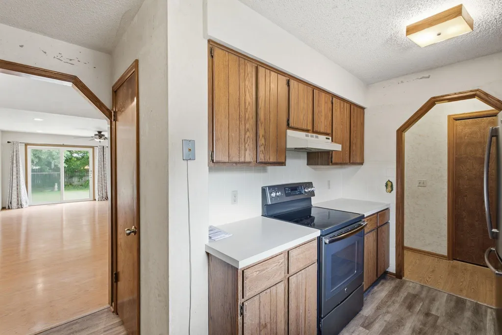 406 N Shefford Wichita KS 67212