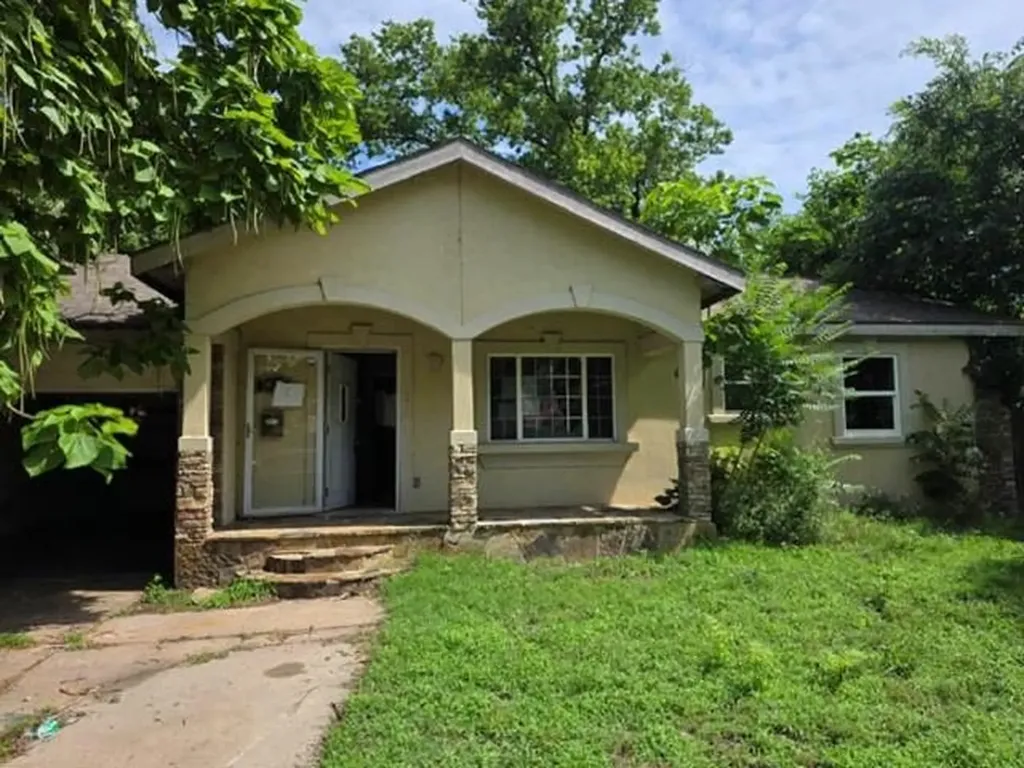 1108 E Tulsa Street Wichita KS 67216