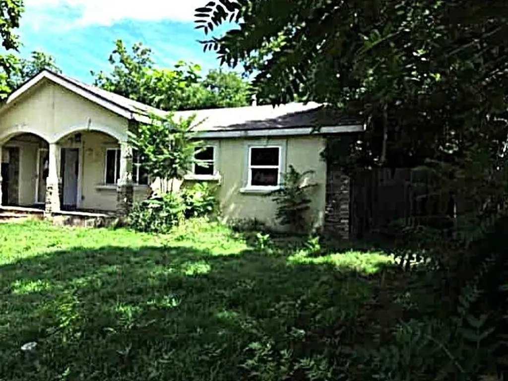 1108 E Tulsa Street Wichita KS 67216