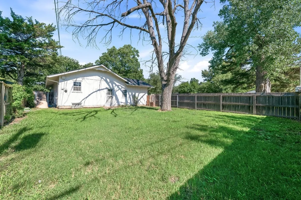 3305 W 18th Street N Wichita KS 67203