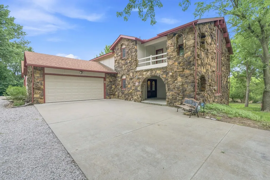 3 W Timothy Drive Goddard KS 67052