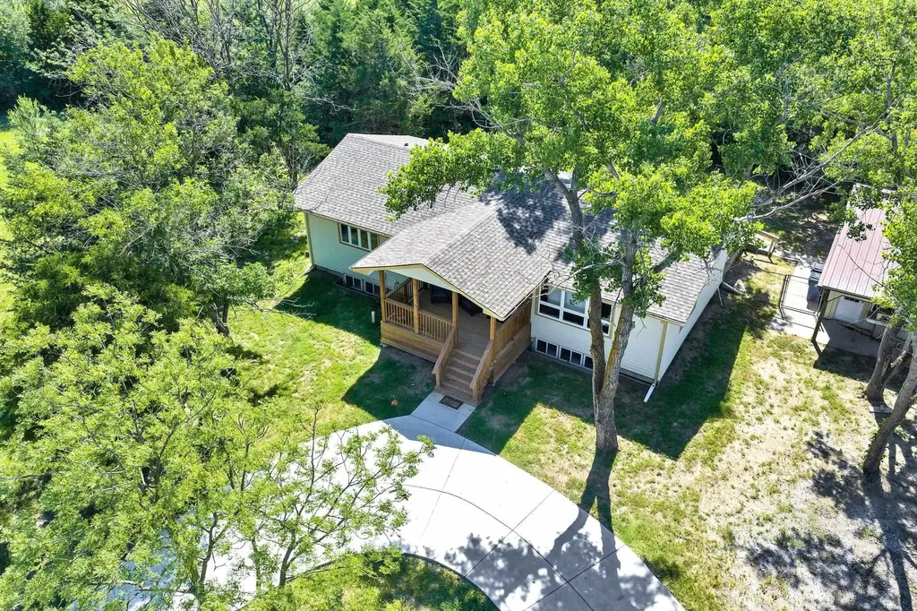 4936 NW County Line Road Benton KS 67017