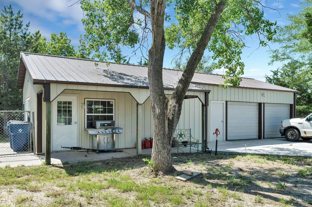 4936 NW County Line Road Benton KS 67017