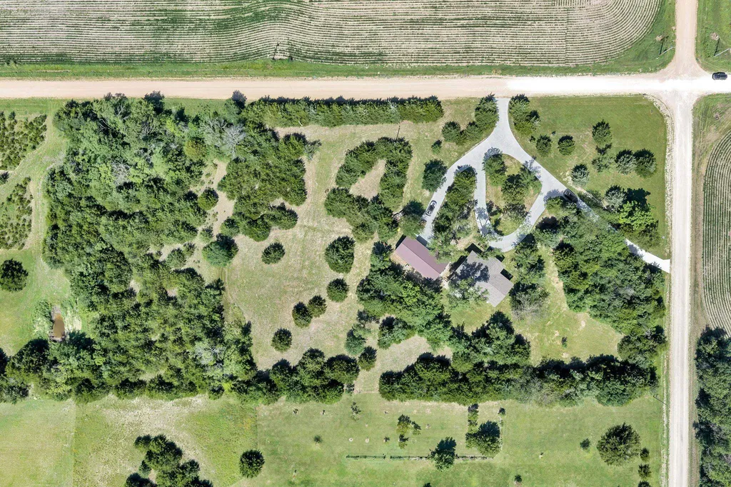 4936 NW County Line Road Benton KS 67017