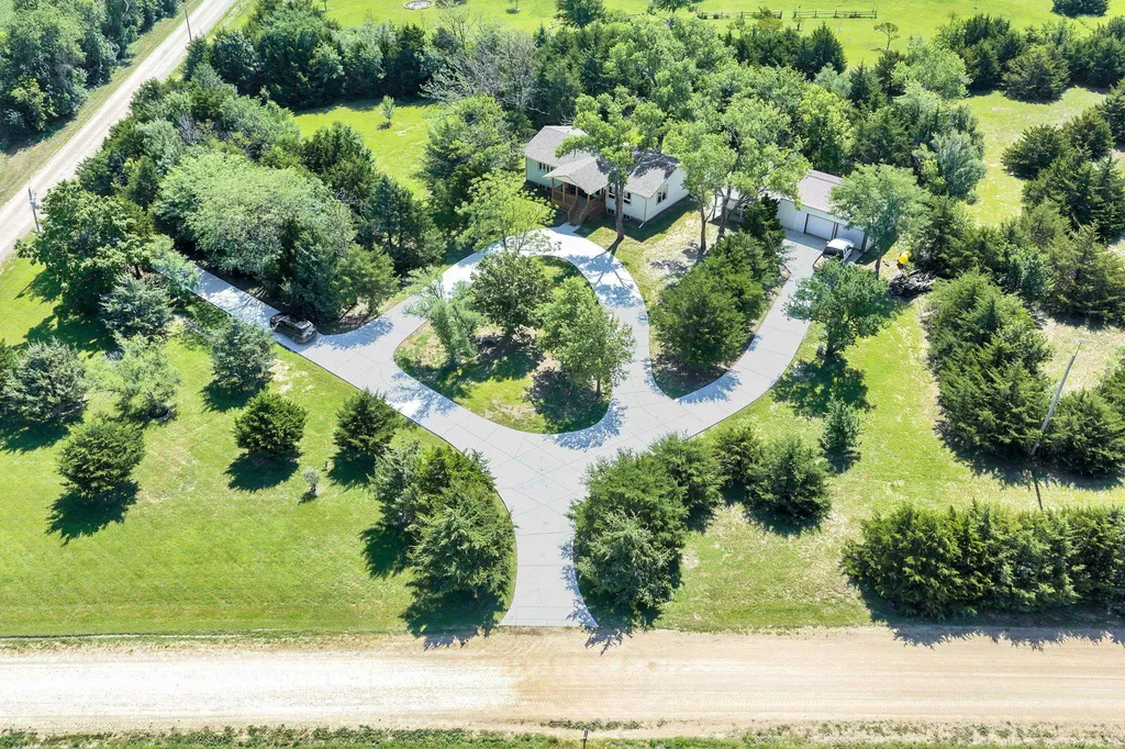4936 NW County Line Road Benton KS 67017