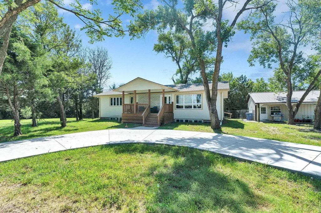 4936 NW County Line Road Benton KS 67017