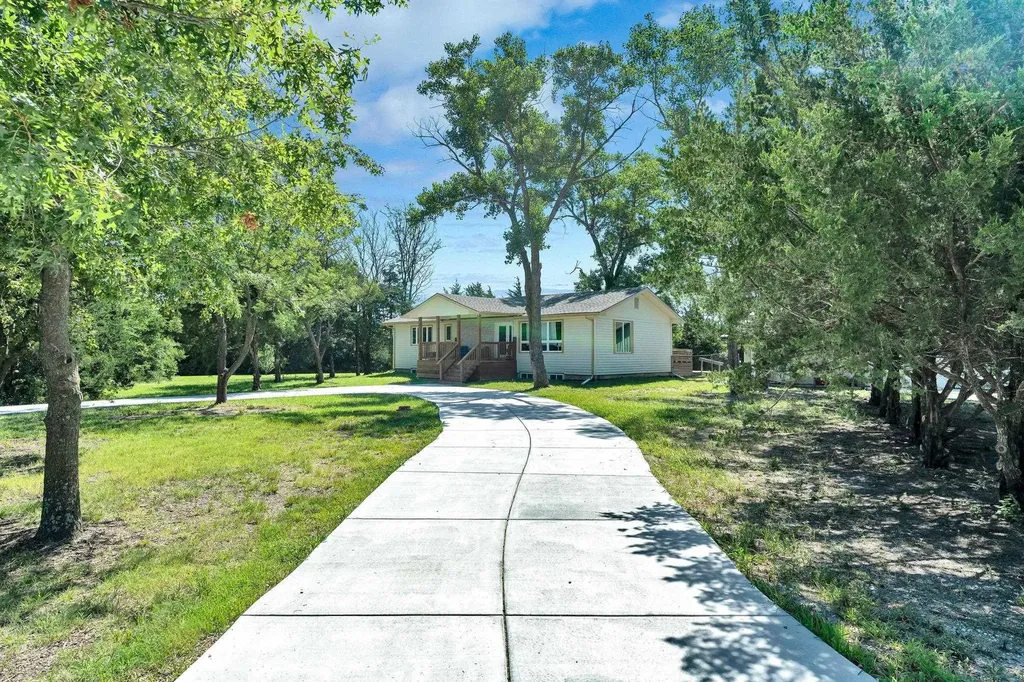 4936 NW County Line Road Benton KS 67017