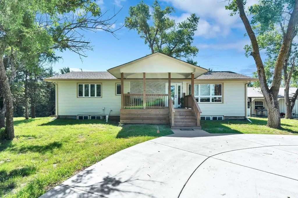 4936 NW County Line Road Benton KS 67017