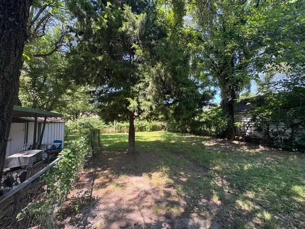 615 S Broadview Avenue Wichita KS 67218