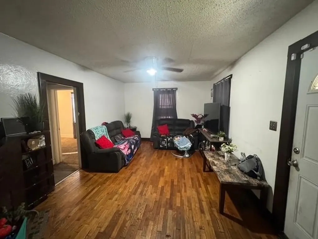 615 S Broadview Avenue Wichita KS 67218