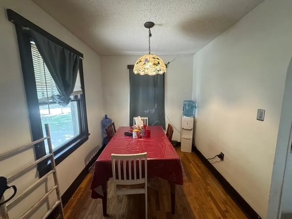 615 S Broadview Avenue Wichita KS 67218