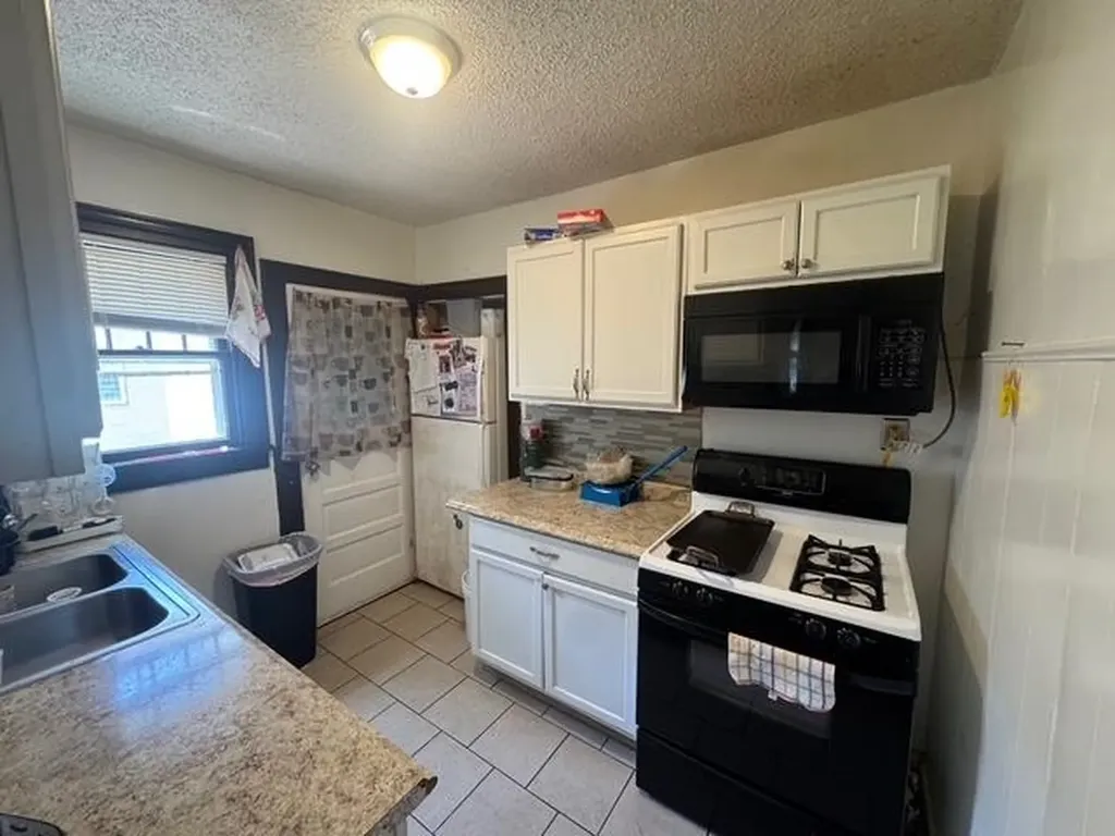 615 S Broadview Avenue Wichita KS 67218