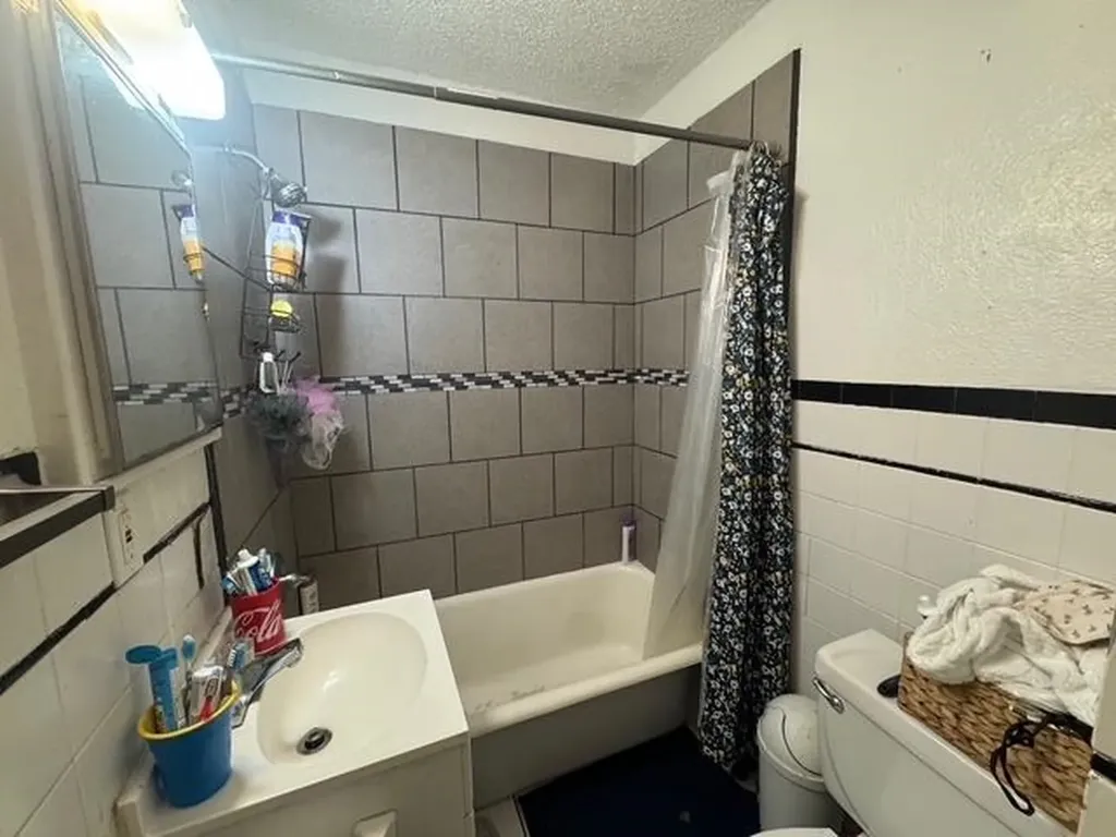 615 S Broadview Avenue Wichita KS 67218