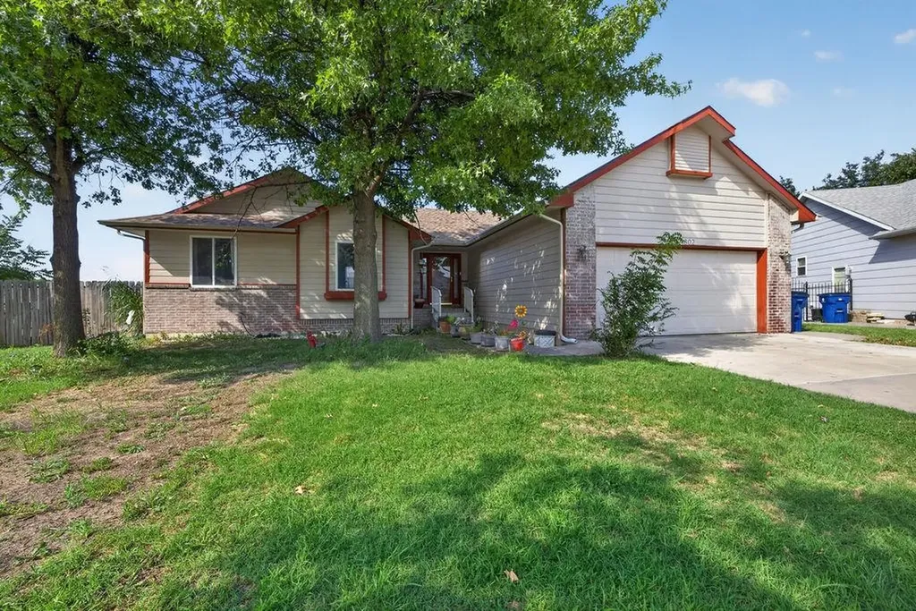 1802 S Hoyt Circle Wichita KS 67207