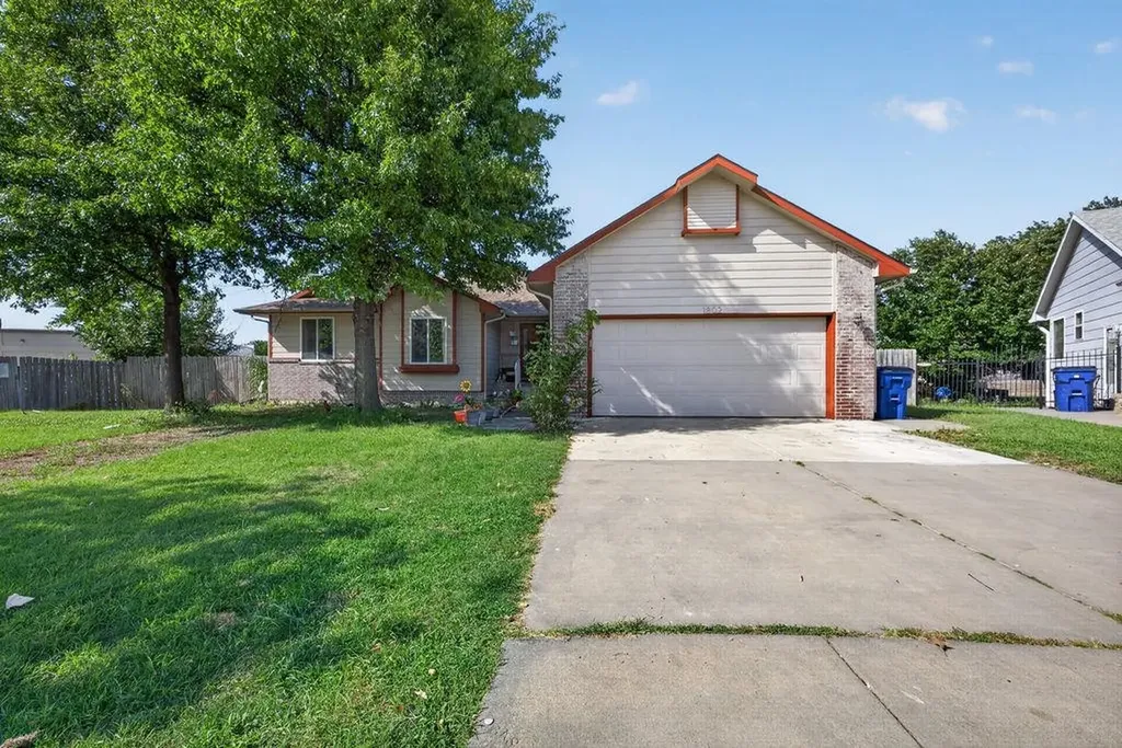 1802 S Hoyt Circle Wichita KS 67207