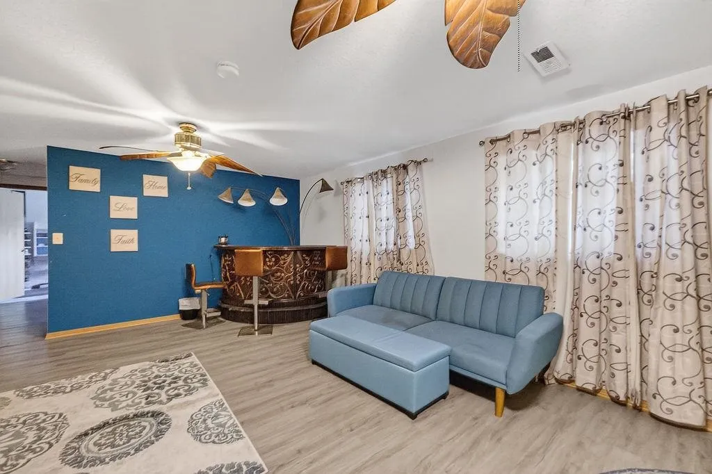 1802 S Hoyt Circle Wichita KS 67207