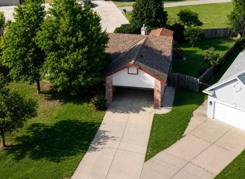 1802 S Hoyt Circle Wichita KS 67207