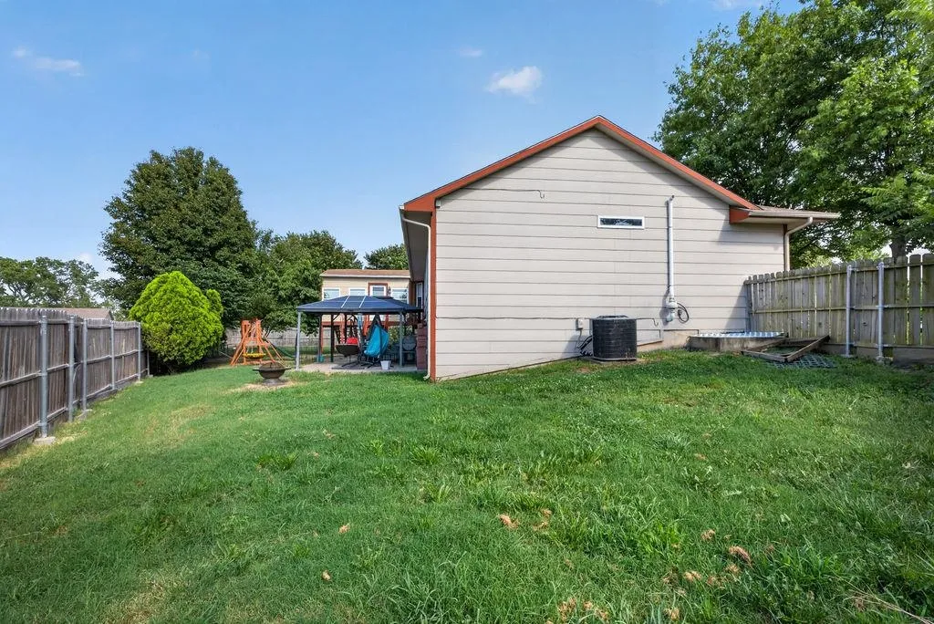 1802 S Hoyt Circle Wichita KS 67207
