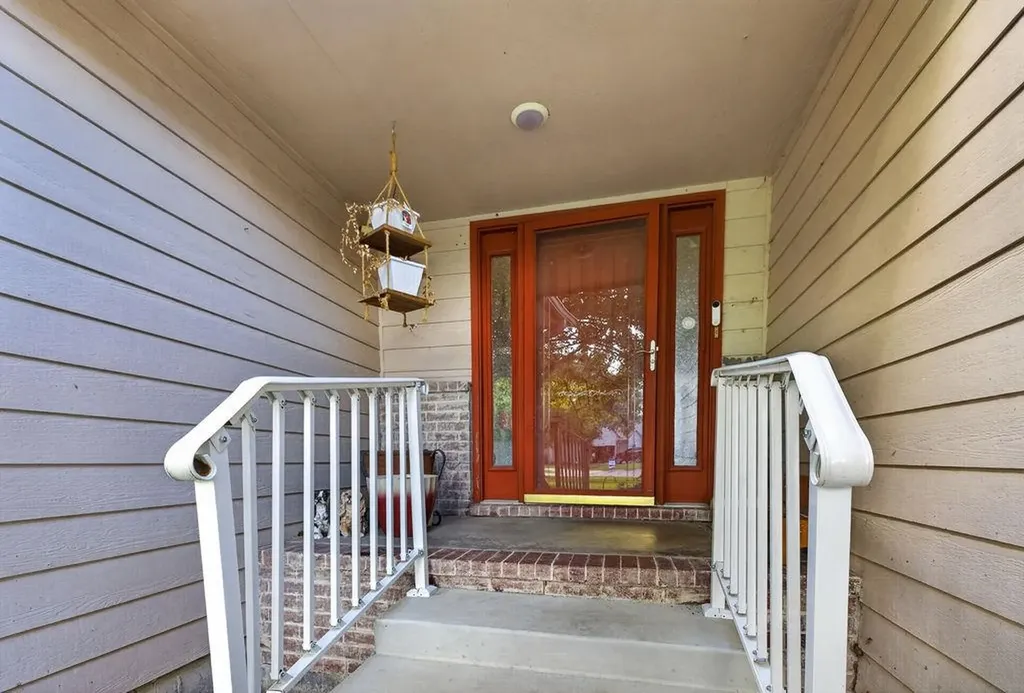 1802 S Hoyt Circle Wichita KS 67207