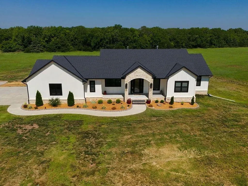 20465 SW Tawakoni Road Douglass KS 67039