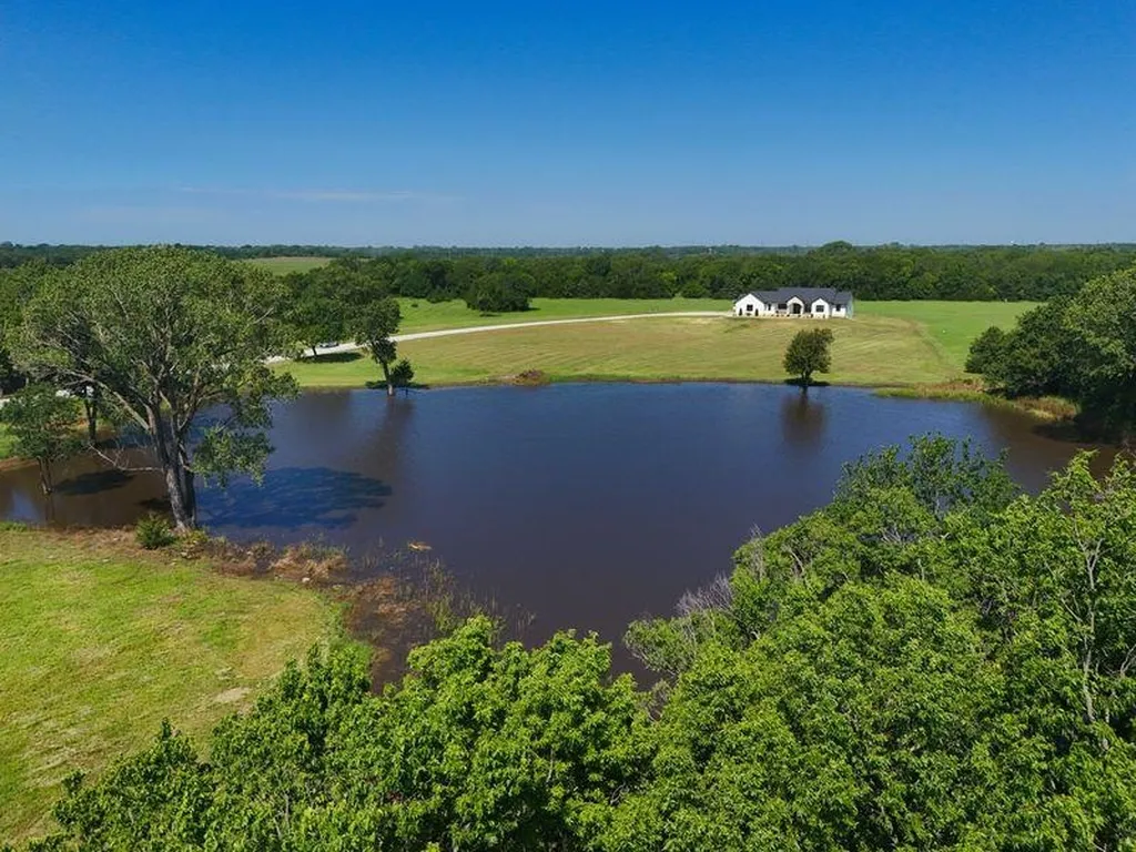 20465 SW Tawakoni Road Douglass KS 67039