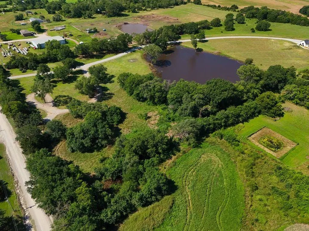 20465 SW Tawakoni Road Douglass KS 67039