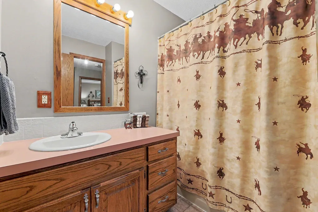 9809 S Laura Street Haysville KS 67060