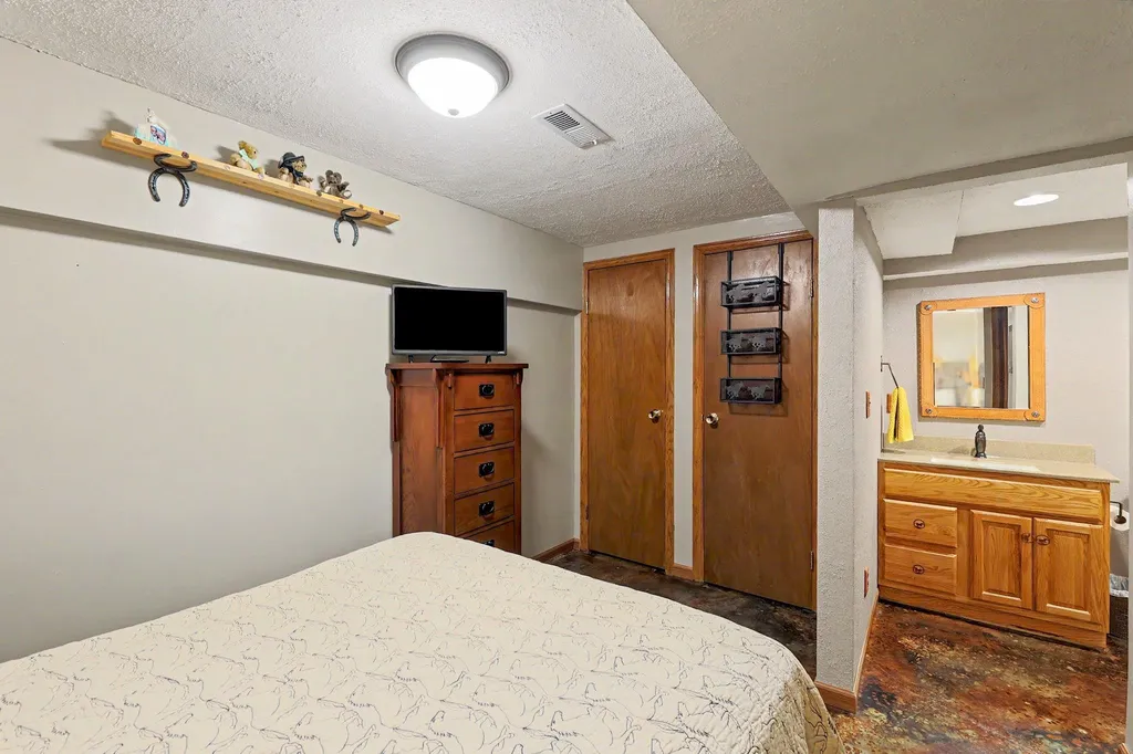 9809 S Laura Street Haysville KS 67060