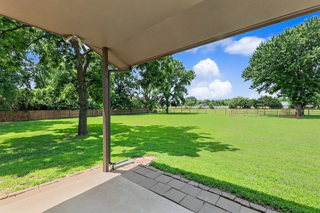 9809 S Laura Street Haysville KS 67060