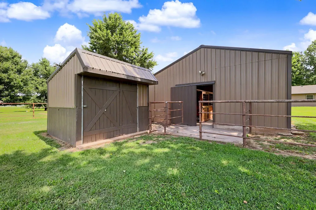 9809 S Laura Street Haysville KS 67060