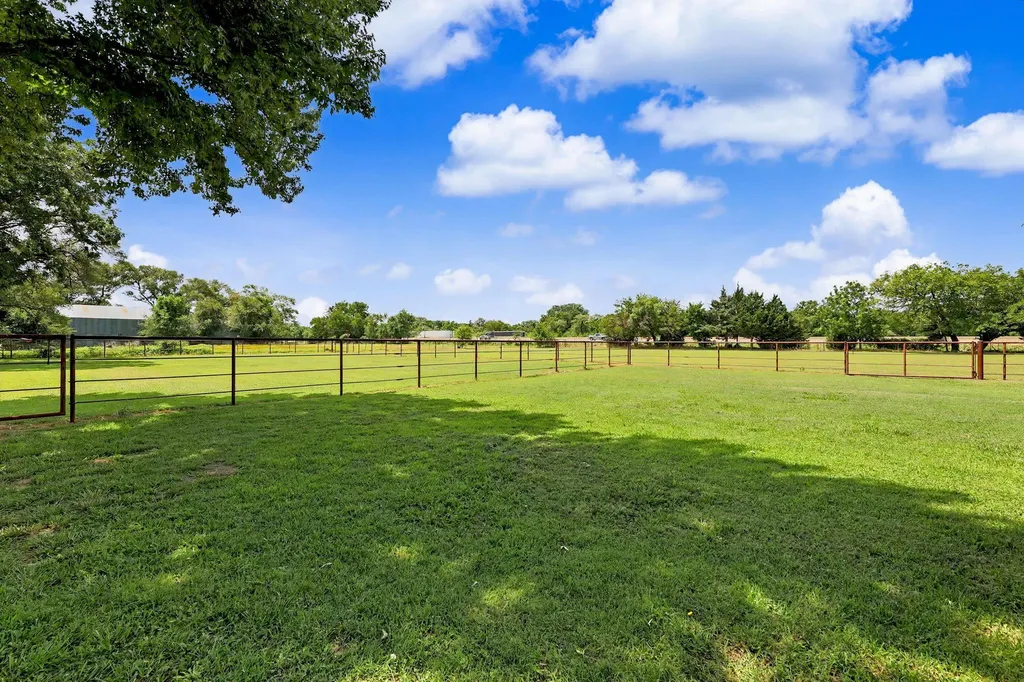 9809 S Laura Street Haysville KS 67060