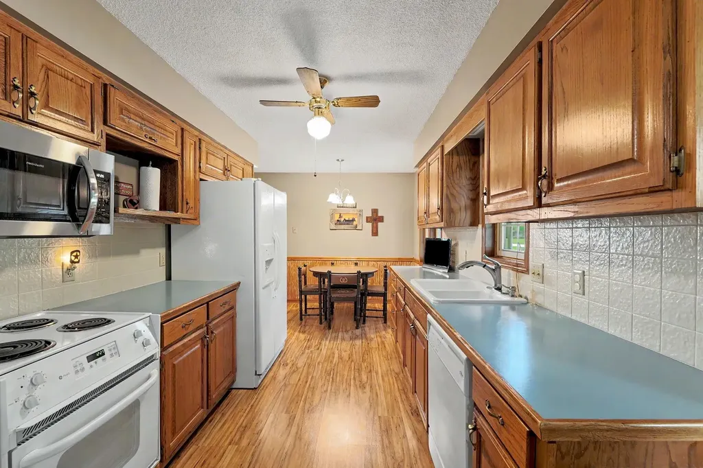 9809 S Laura Street Haysville KS 67060